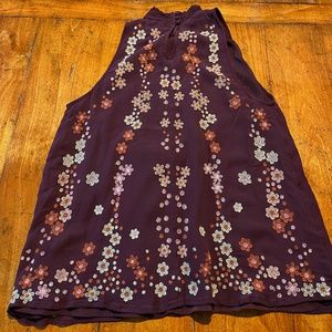 Beautiful embroidered floral top -- Anthropologie